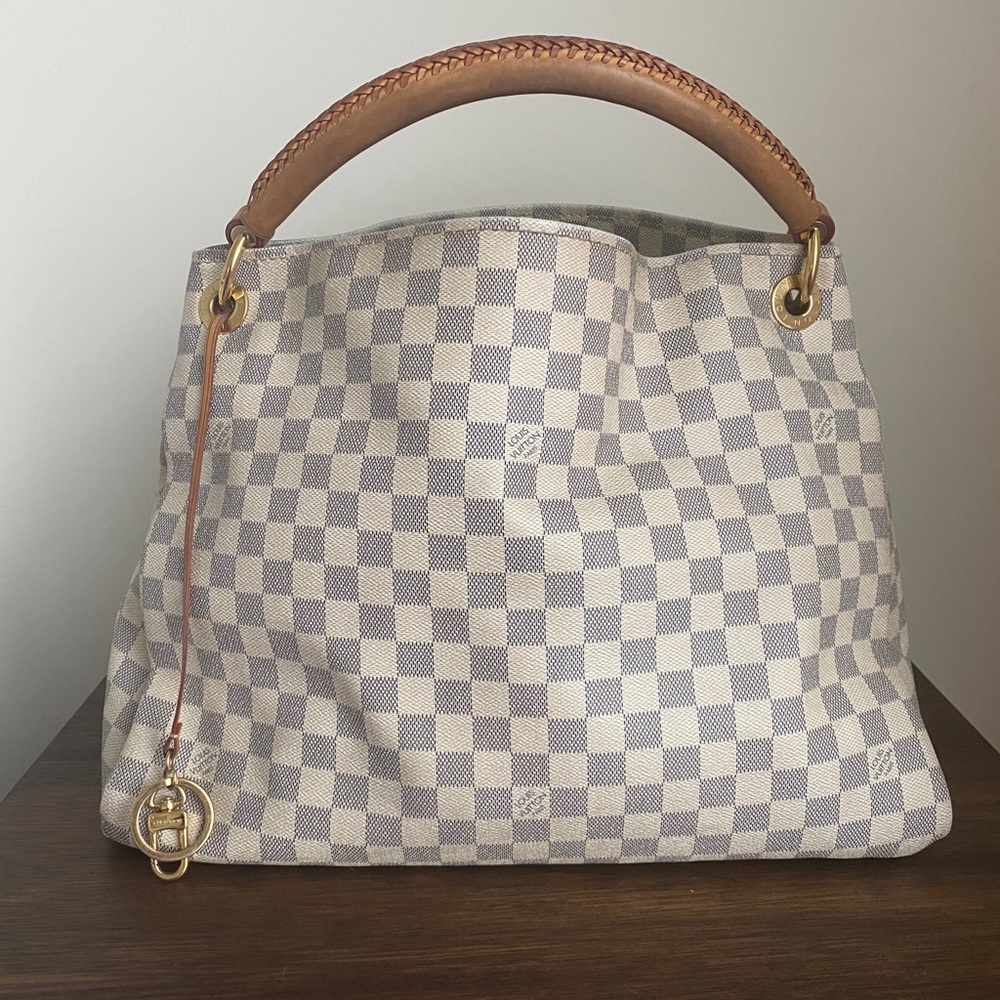 Louis Vuitton Artsy Handbag Damier MM